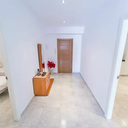 Homely Club Nautico Τορεβιέχα